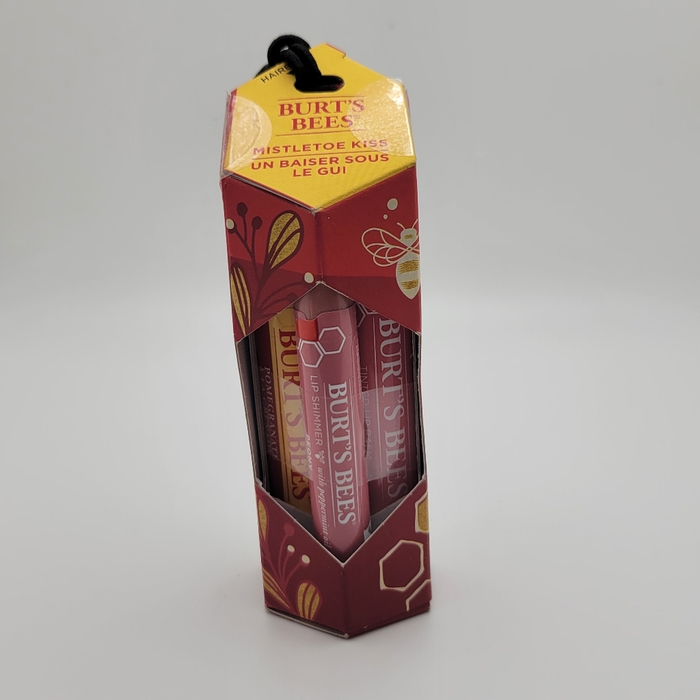 👄 Burts Bees Trio Mistletoe Kiss Moisturizing Lip Balm
